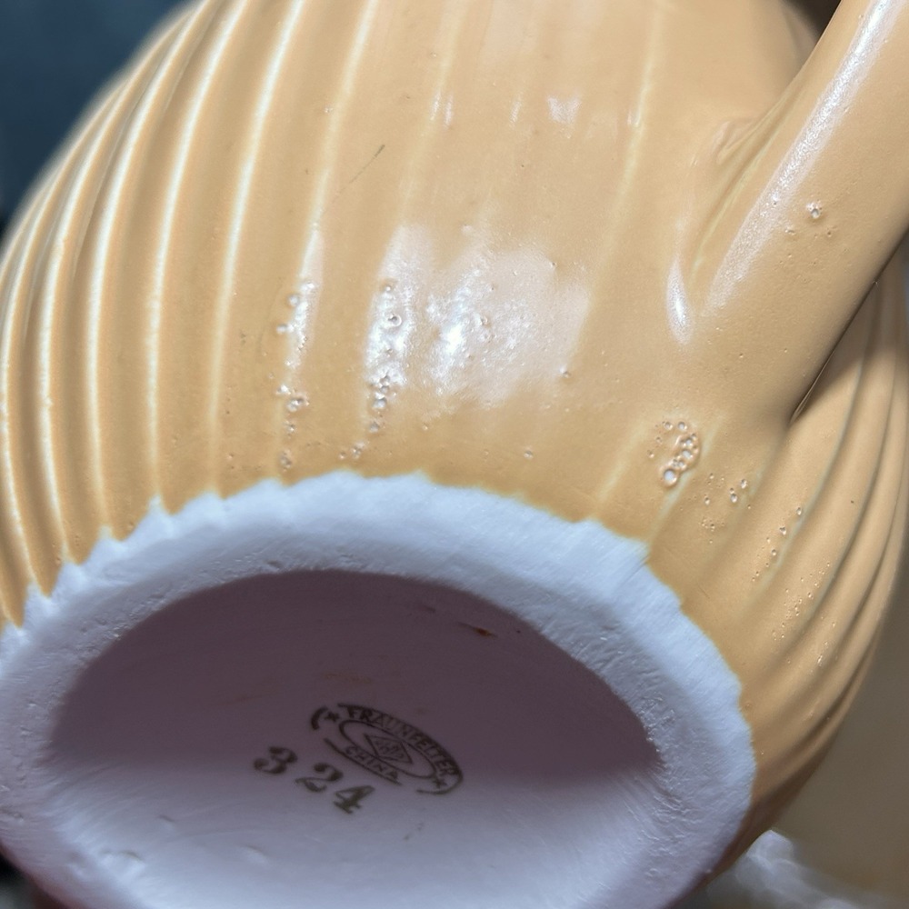 Vintage FRAUNFELTER Ohio Ceramic Teapot Ribbed Peach 20 oz Model 324 Mid Century - Picture 7 of 8